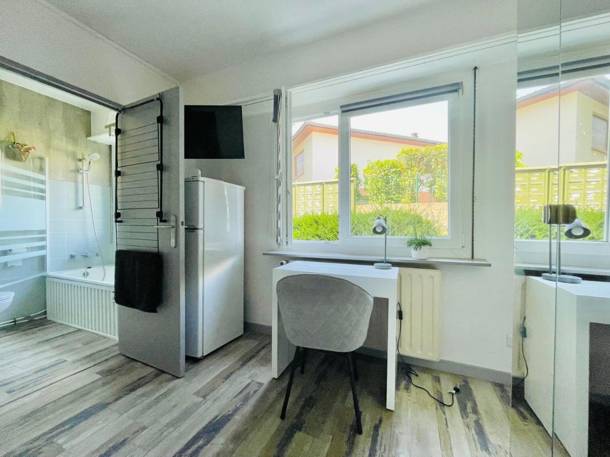 Dnn: Stylish Studio with Free WiFi and Parking Near Basel Saint-Louis  Exterior photo