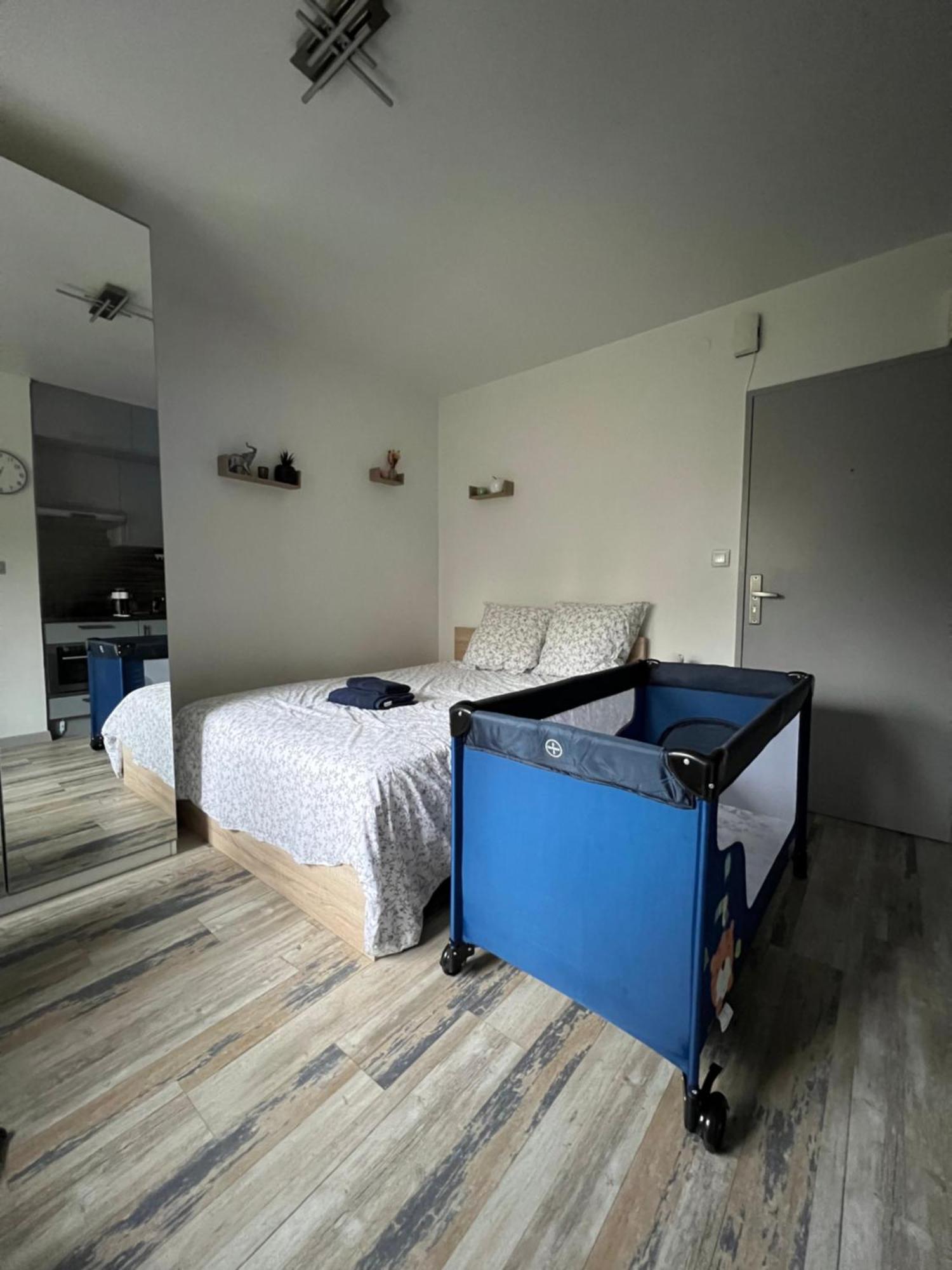 Dnn: Stylish Studio with Free WiFi and Parking Near Basel Saint-Louis  Exterior photo